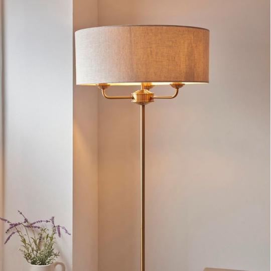 klasszikus elegans mediterran polgari allolampa vilagos harom izzos olvasolampa arany rez kerek lampaburas country vintage nappali vilagitas.jpg